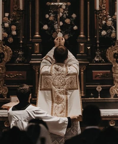 May Jesus Christ Bless The Faithful In All Thoughts and Actions Today... From Creighton's