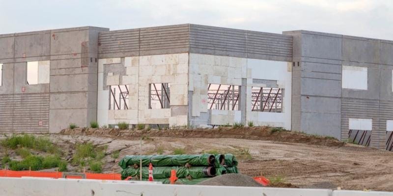 #LizYoung, Reporter At #TheWallStreetJournal: Warehouse Availability Surges To Highest Level Since The Pandemic